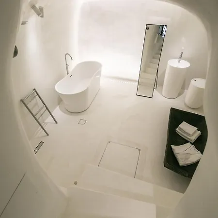 Elegant Santorini Spyros Demi Private Hot Tub Air Conditioning 2 Bedroom *