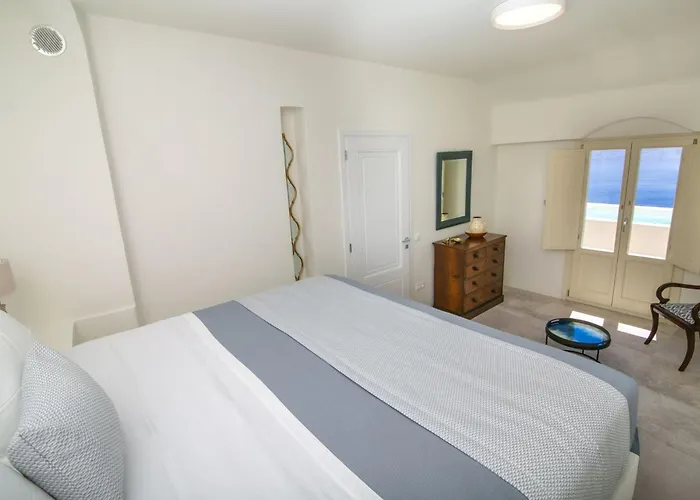 Elegant Santorini Spyros Demi Private Hot Tub