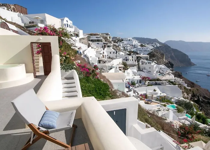 Elegant Santorini Spyros Demi Private Hot Tub