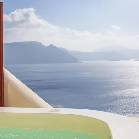 Вилла Elegant Santorini Spyros Demi Private Hot Tub